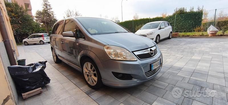 Usata Opel Zafira Cosmo 150 CV (110 kW) 2008 Grigio Monovolume