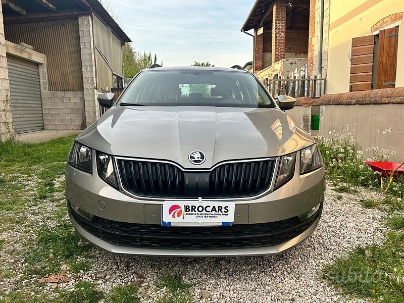 Occasion Skoda Octavia Executive 116 ch (85 kW) 2018 Gris Break