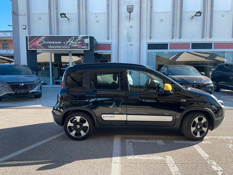 Usata Fiat Panda Cross Cross 70 CV (51 kW) 2025 Nero Utilitaria