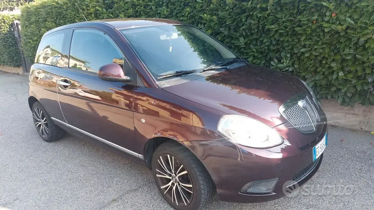 Usata Lancia Ypsilon 60 CV (44 kW) 2011 Utilitaria