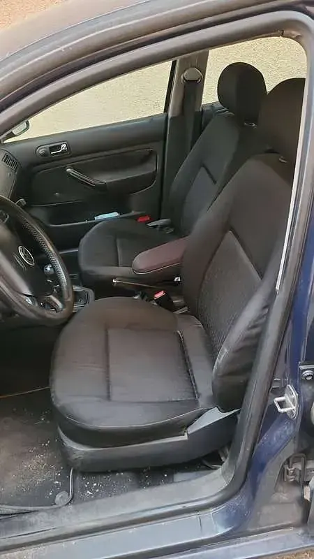 Usata VW Golf IV 90 CV (66 kW) 2003 Blu/azzurro Berlina