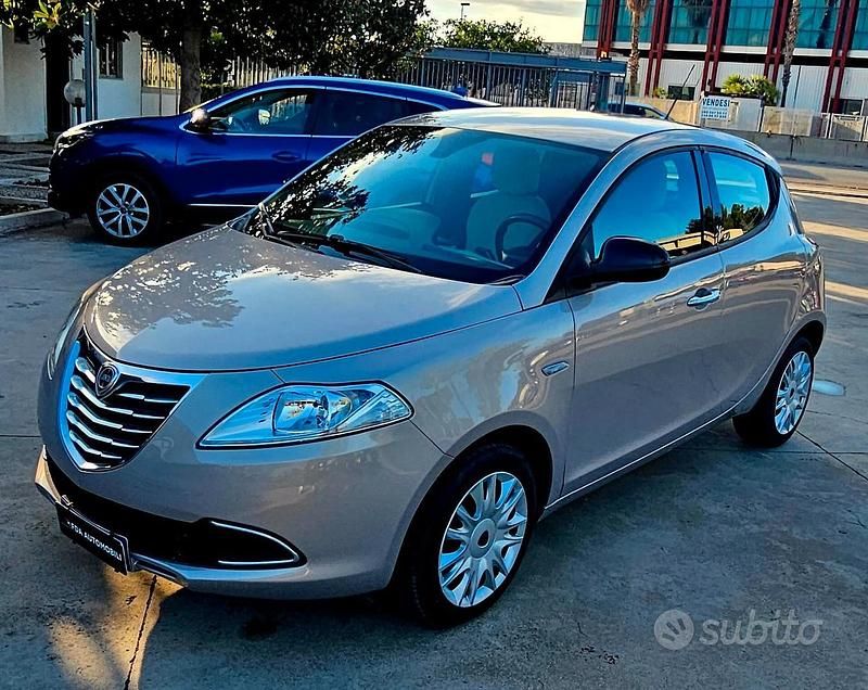 Beige Usata 2015 Lancia Ypsilon Gold Due volumi | 9800 € (Cara) - Immagine 1/4