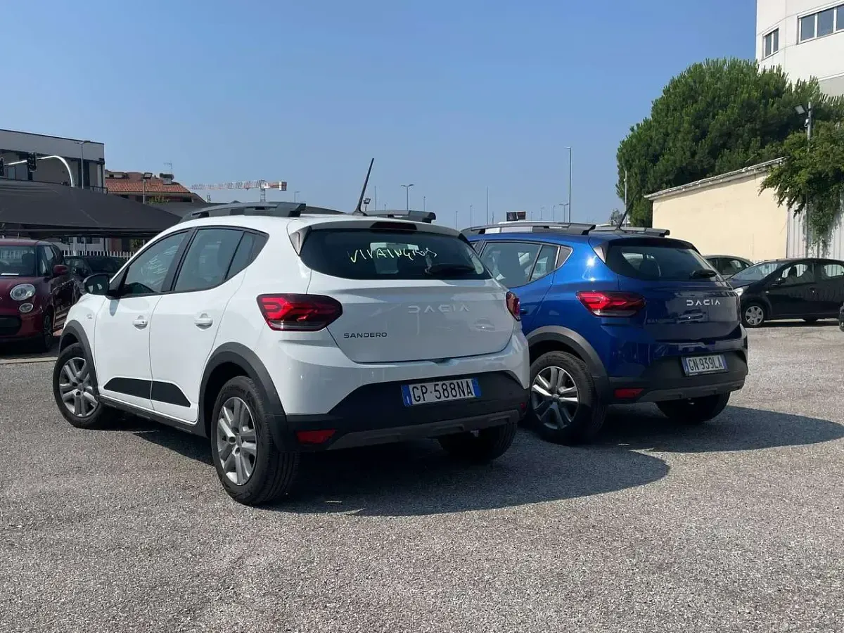 Usata Dacia Sandero Expression 101 CV (74 kW) 2023 Bianco Berlina