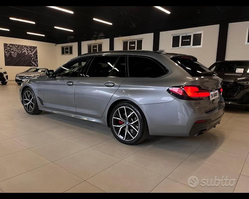 Usata BMW 530e M Sport 184 CV (135 kW) 2023 Grigio Station wagon