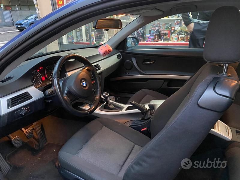 Usata BMW 320 170 CV (125 kW) 2007 Blu Coupé