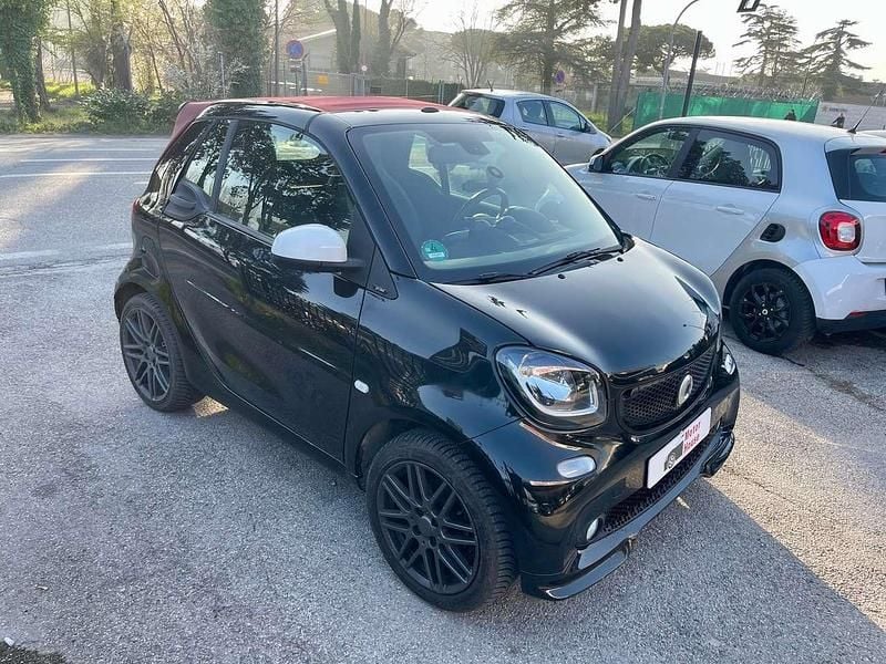 Usata Smart ForTwo Cabrio Brabus 90 CV (66 kW) 2018 Nero Cabrio