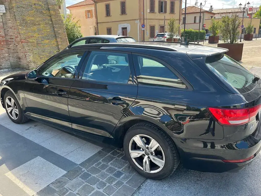 Usata Audi A4 Business 122 CV (89 kW) 2018 Nero Station wagon