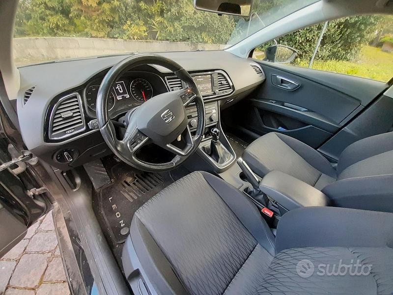 Usata Seat Leon 110 CV (80 kW) 2017 Nero Station wagon