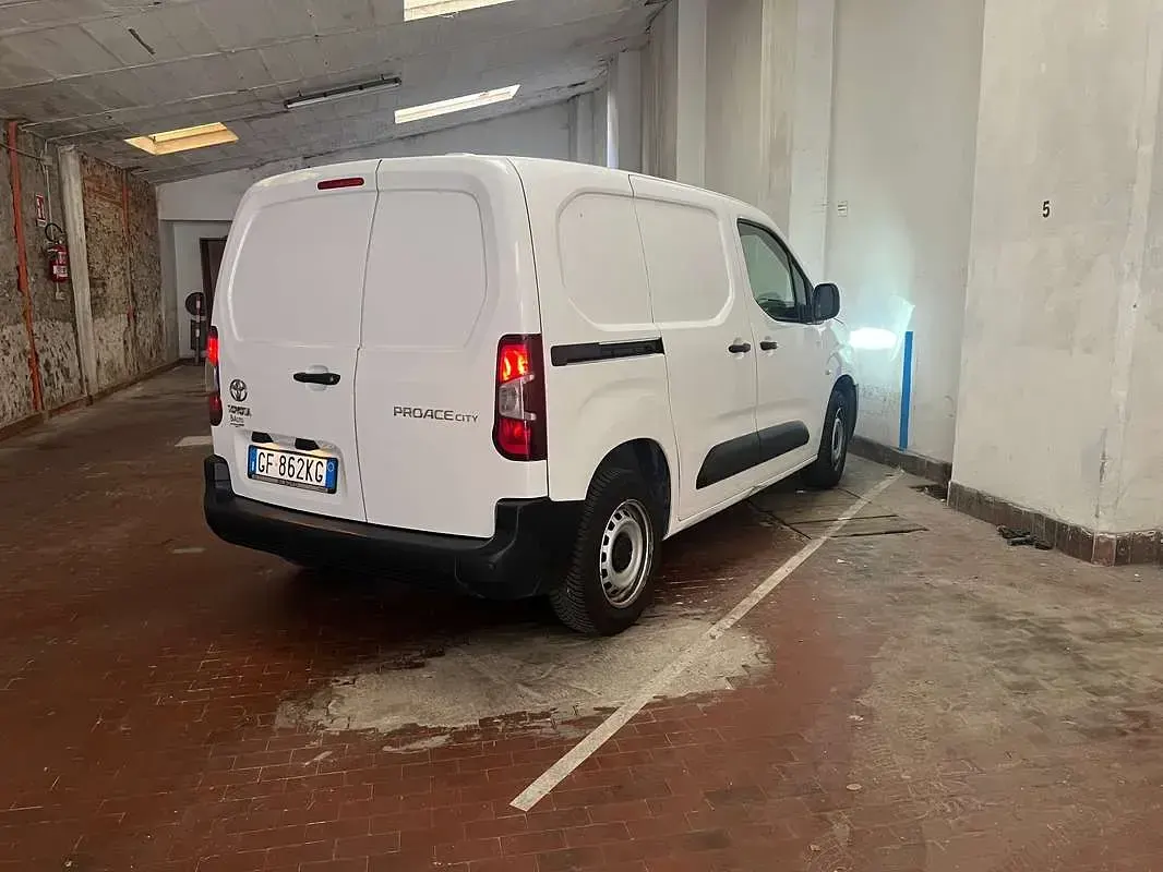 Usata Toyota Proace City City 102 CV (75 kW) 2021 Bianco Monovolume