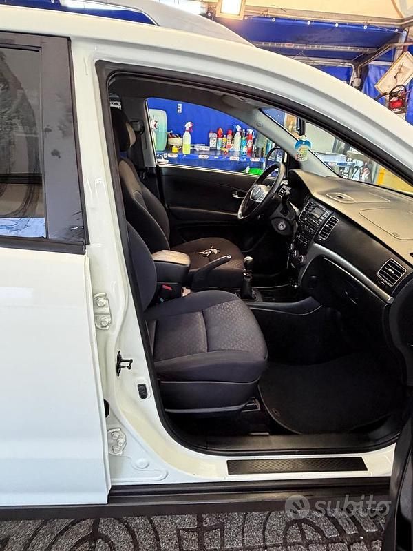 Usata Ssangyong (KGM) Korando 175 CV (128 kW) 2011 Bianco SUV
