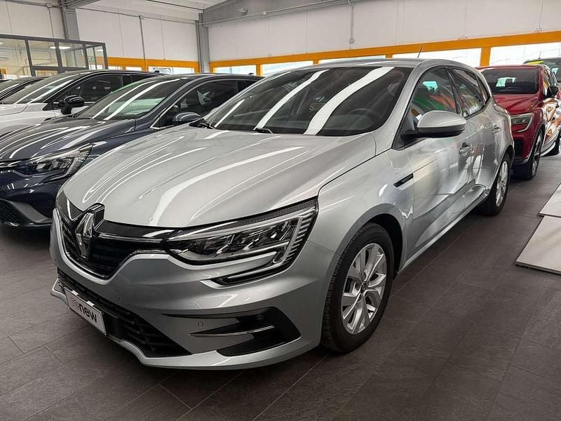 Usata Renault Mégane IV Business 116 CV (85 kW) 2022 Argento metallizzato Berlina
