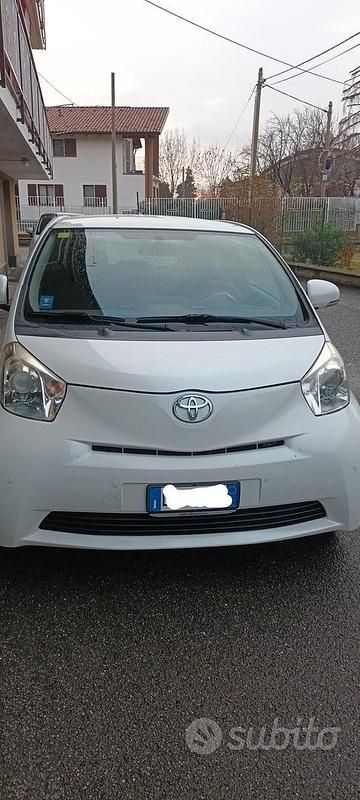 Bianco Usata 2009 Toyota iQ Due volumi | 8200 € - Immagine 1/4
