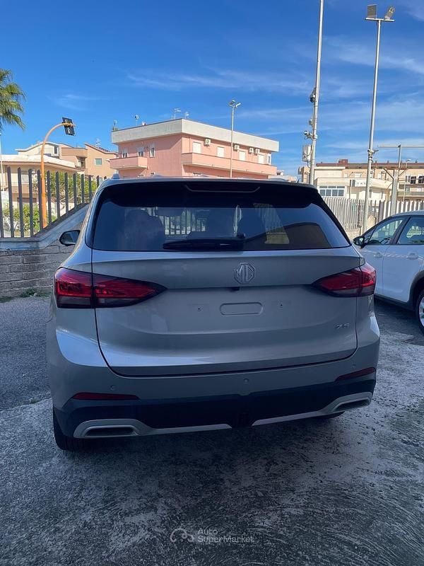 Nuova MG ZS Comfort 116 CV (85 kW) 2025 Cosmic silver Berlina