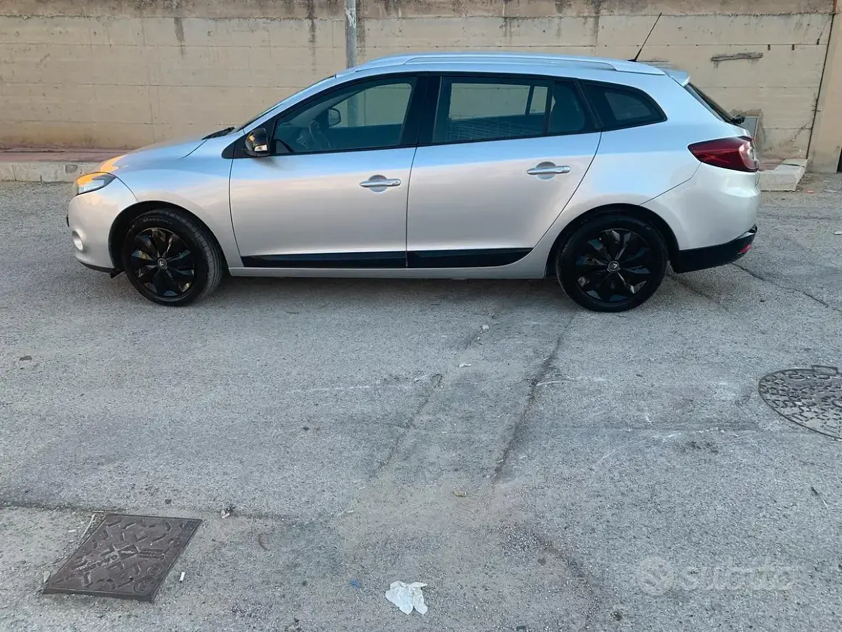 Usata Renault Mégane GrandTour 110 CV (80 kW) 2011 Grigio Station wagon