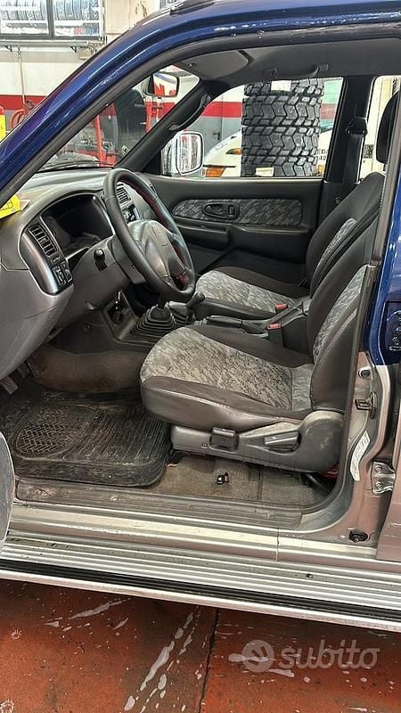 Usata Mitsubishi L200 99 CV (72 kW) 2000 Pick-up