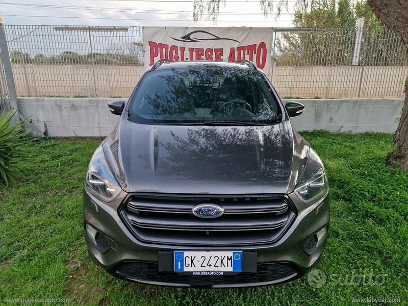Usata Ford Kuga ST-Line 120 CV (88 kW) 2017 Grigio SUV