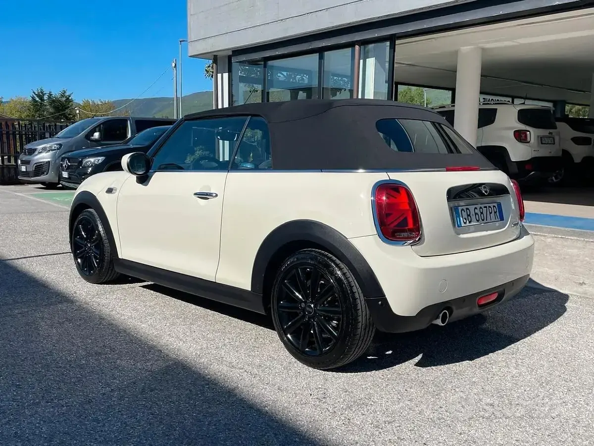 Usata Mini Cooper Cabriolet Hype 136 CV (100 kW) 2020 Cabrio
