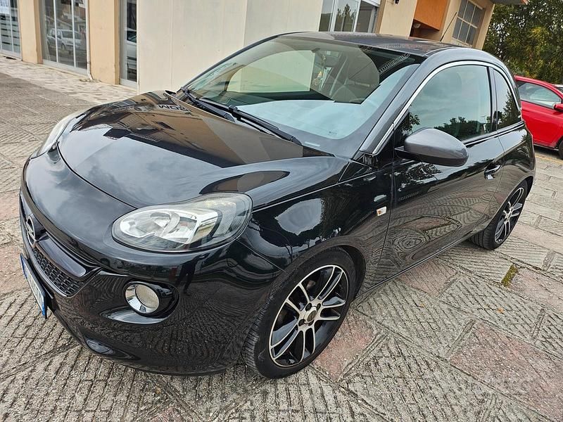 Usata Opel Adam 70 CV (51 kW) 2016 Nero Utilitaria