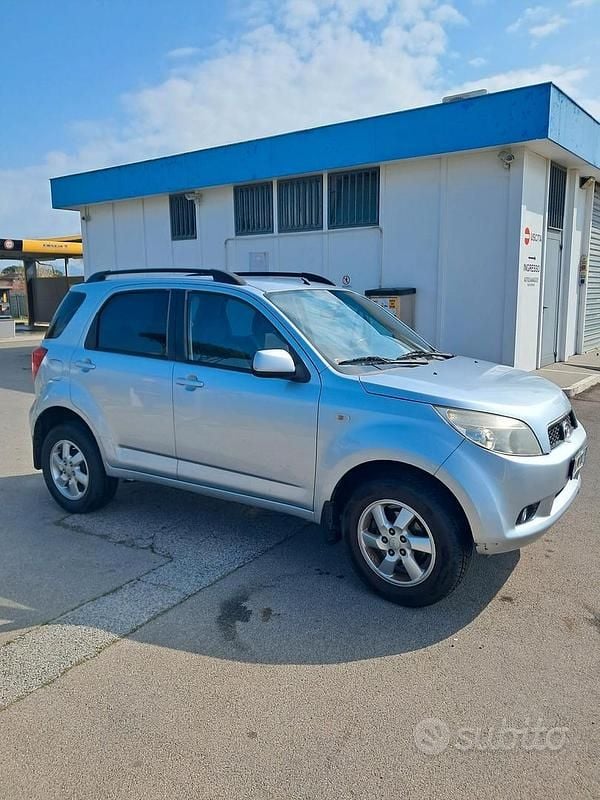 Usata Daihatsu Terios 105 CV (77 kW) 2007 Grigio SUV