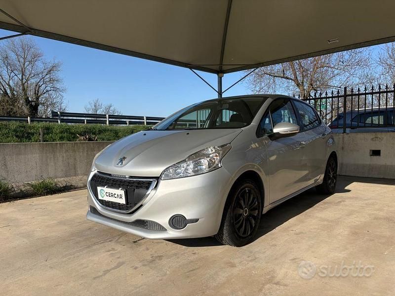 Usata Peugeot 208 68 CV (50 kW) 2014 Grigio Utilitaria