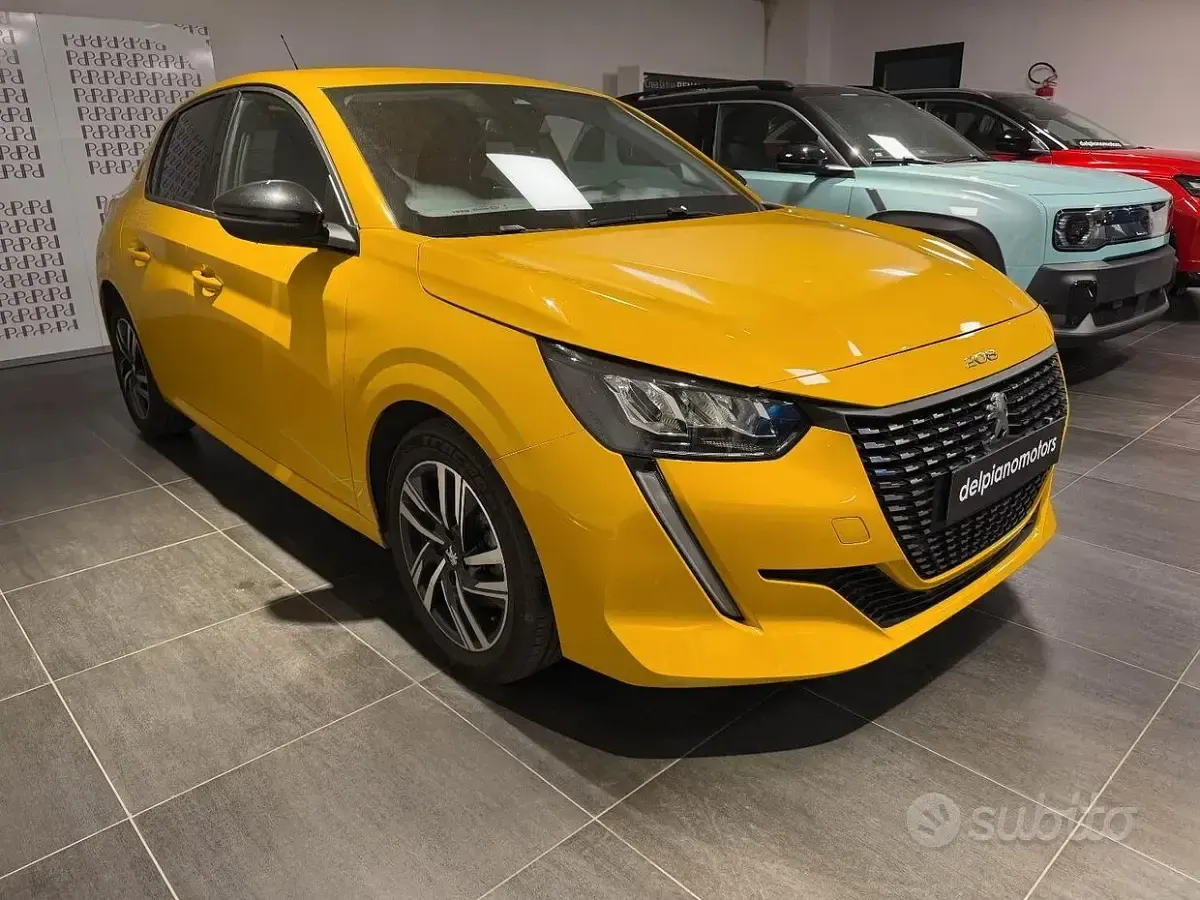 Usata Peugeot 208 Allure 102 CV (75 kW) 2023 Giallo Utilitaria