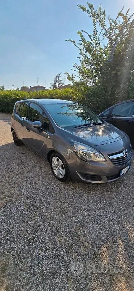 Usata Opel Meriva Cosmo 101 CV (74 kW) 2016 Grigio Monovolume