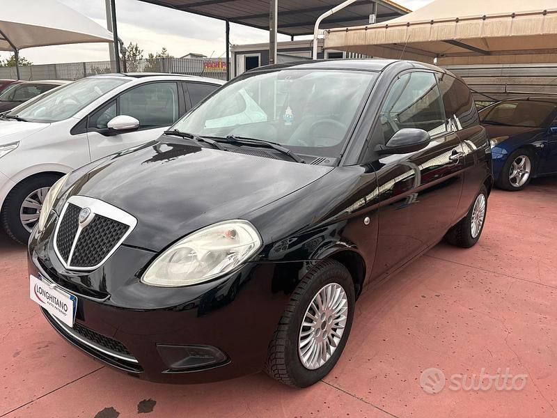 Usata Lancia Ypsilon 75 CV (55 kW) 2008 Nero Utilitaria