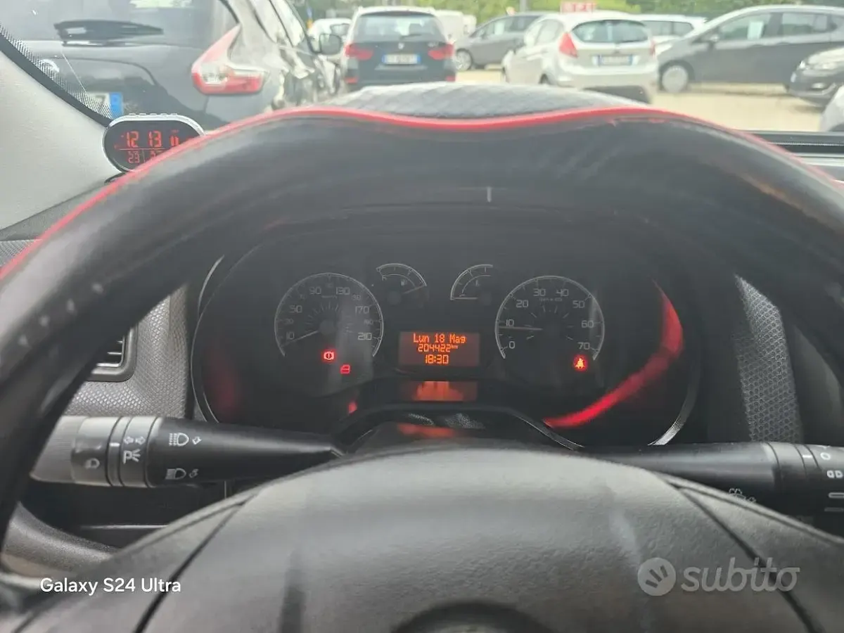 Usata Fiat Doblò Active 105 CV (77 kW) 2012 Bianco Monovolume