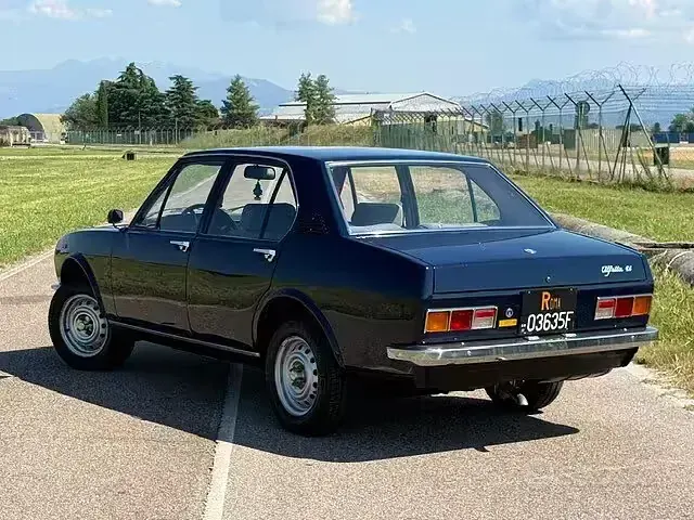 Usata Alfa Romeo Alfetta 109 CV (80 kW) 1970 Bluazzurro Berlina