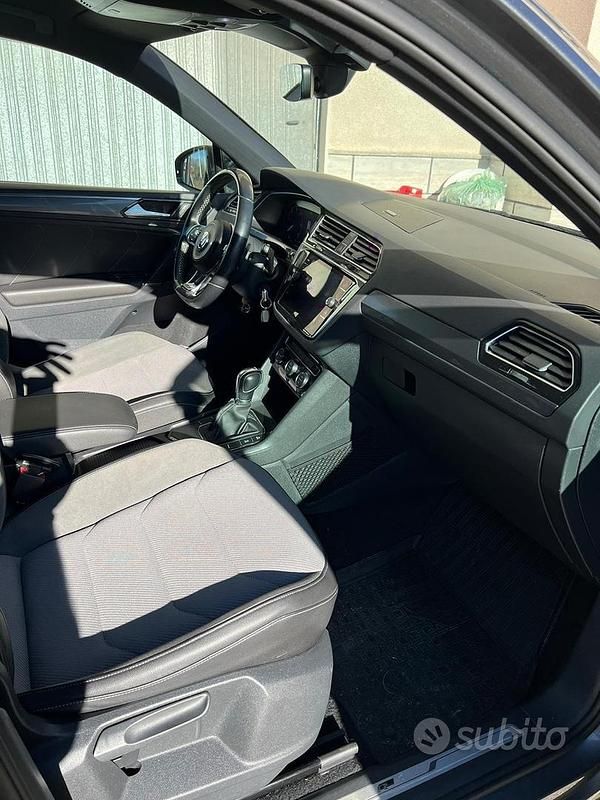 Usata VW Tiguan R-line 150 CV (110 kW) 2018 Grigio SUV