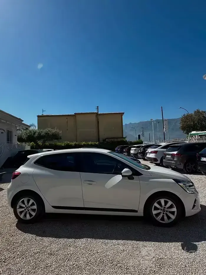 Usata Renault Clio V Intens 101 CV (74 kW) 2020 Bianco Berlina