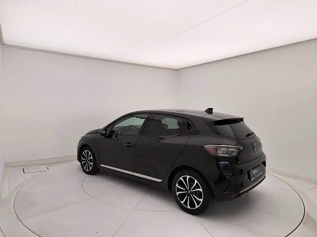Usata Renault Clio Techno 91 CV (66 kW) 2025 Nero metallizzato Utilitaria