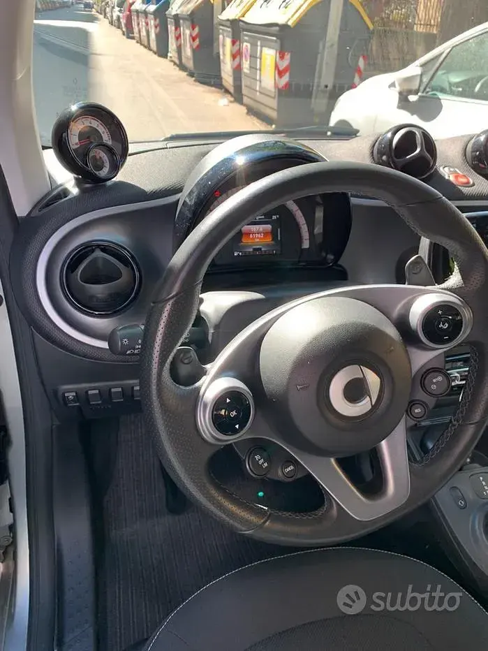Usata Smart ForTwo Coupé 71 CV (52 kW) 2020 Grigio Utilitaria