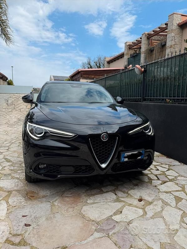 Usata Alfa Romeo Stelvio Executive 210 CV (154 kW) 2019 Nero SUV