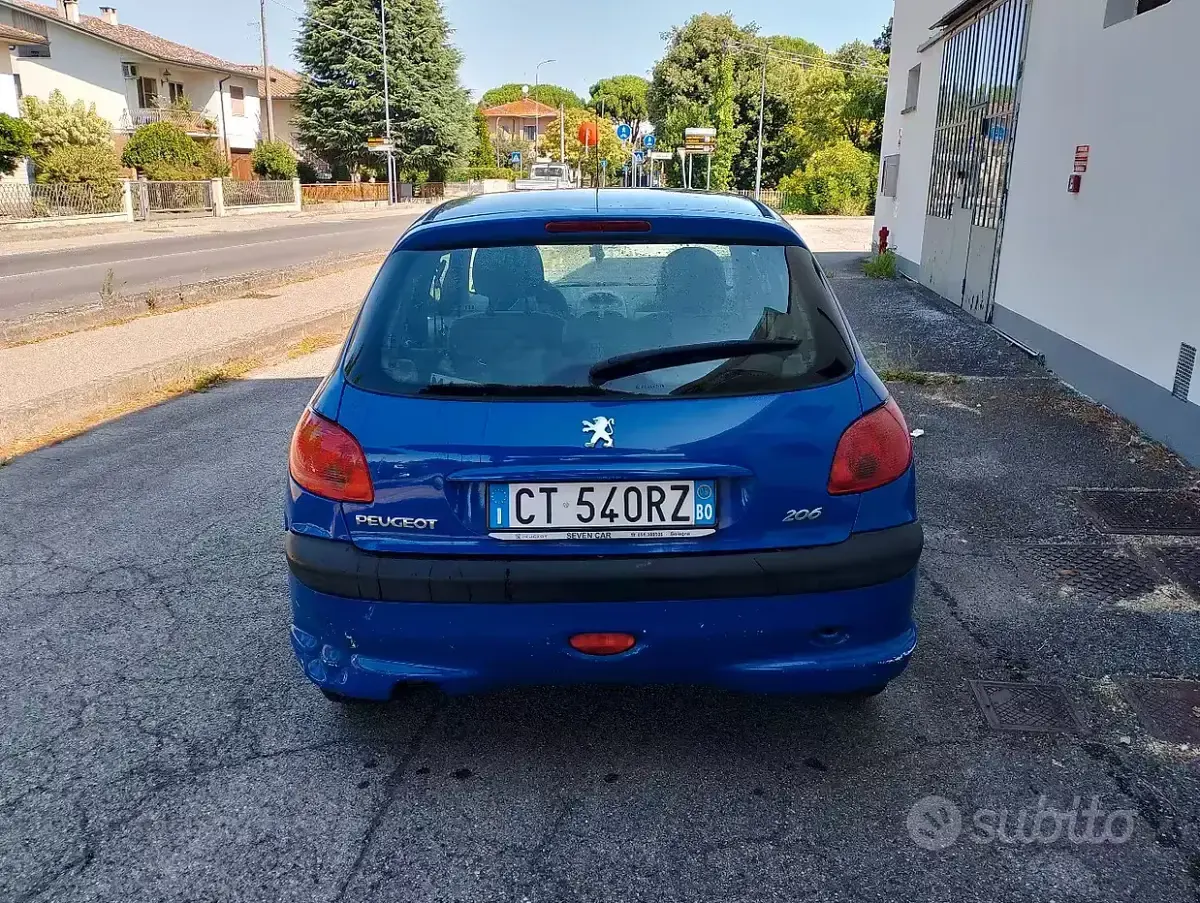 Usata Peugeot 206 60 CV (44 kW) 2005 Bluazzurro Berlina