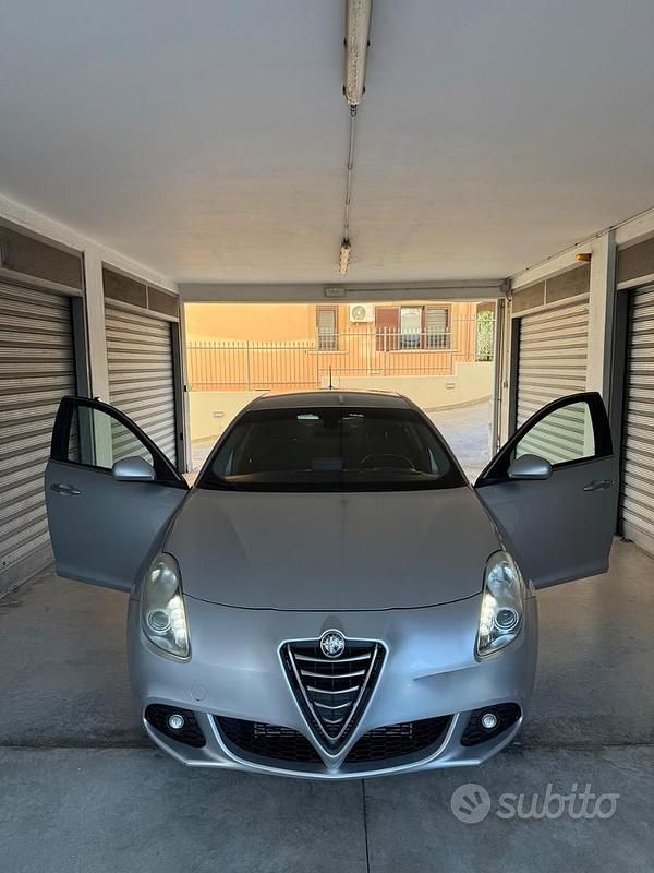 Usata Alfa Romeo Giulietta 105 CV (77 kW) 2011 Grigio Berlina