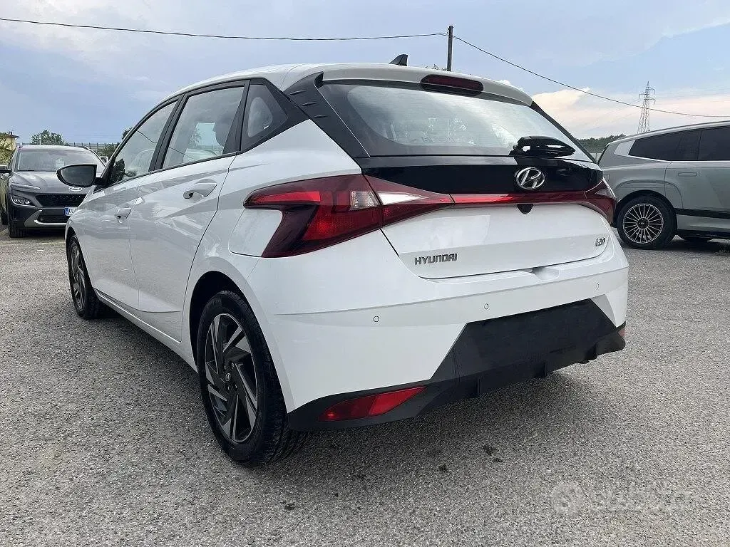 Usata Hyundai i20 83 CV (61 kW) 2022 Bianco Utilitaria