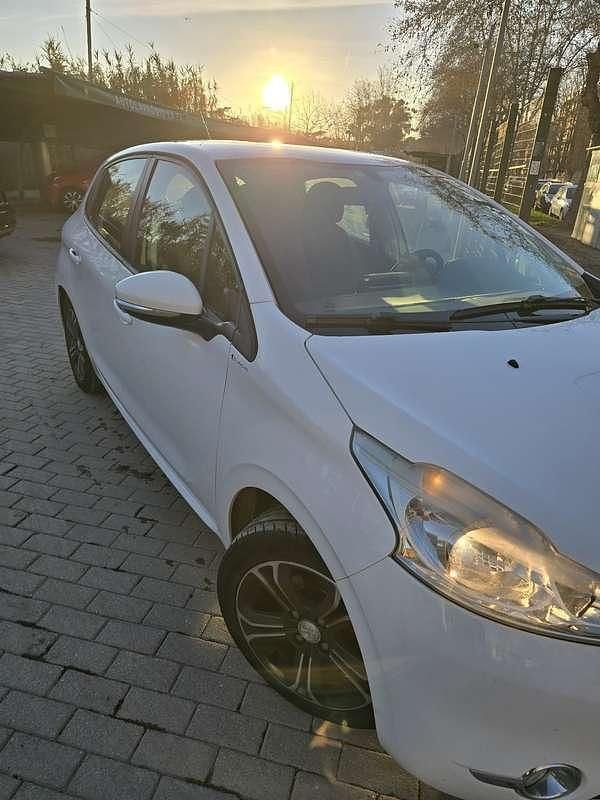Usata Peugeot 208 Active 82 CV (60 kW) 2014 Utilitaria