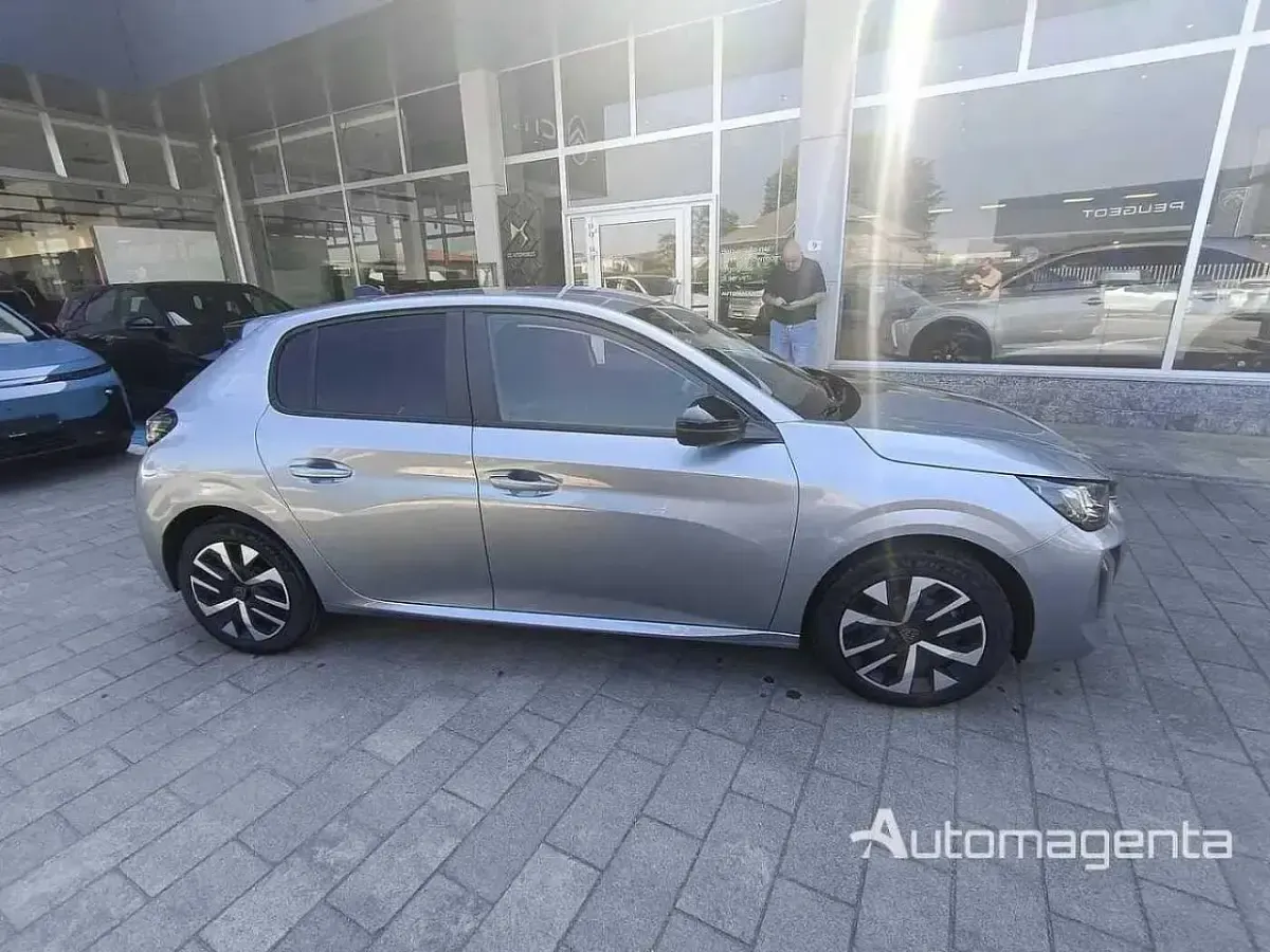 Nuova Peugeot 208 Business-Line 101 CV (74 kW) 2026 Argento Utilitaria