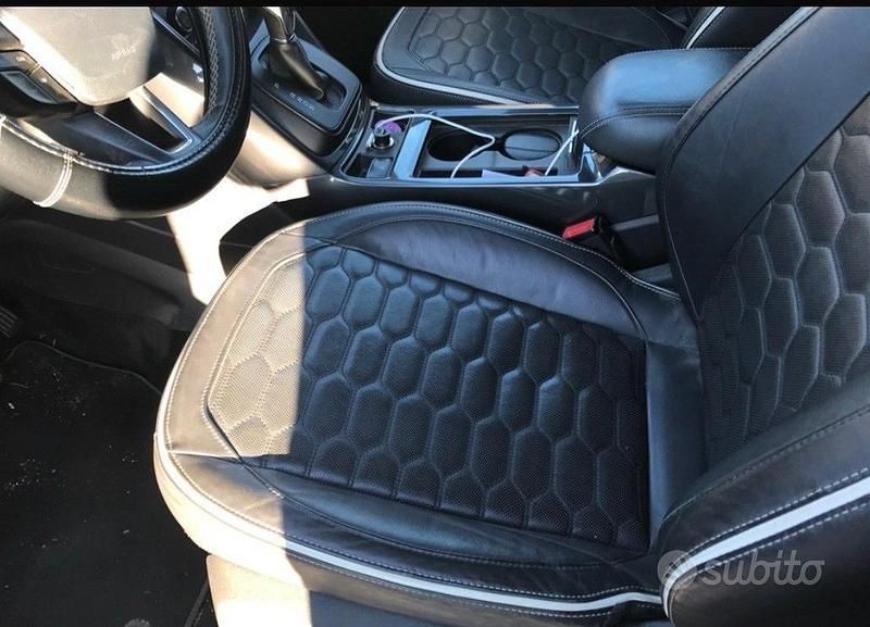 Usata Ford Kuga Vignale 150 CV (110 kW) 2019 Beige SUV