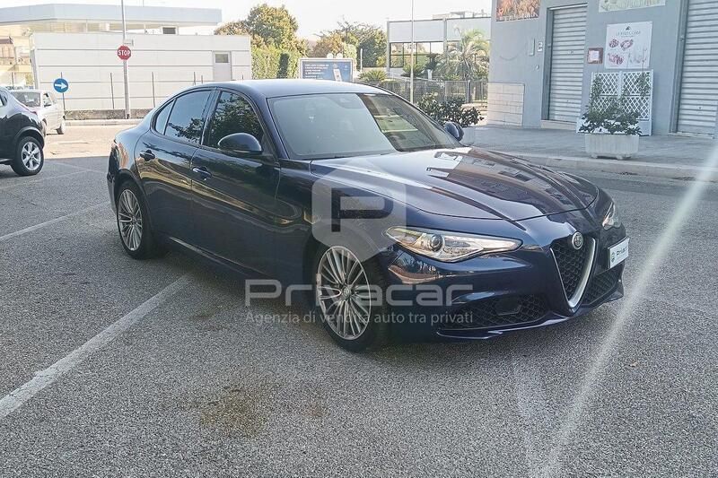 Usata Alfa Romeo Giulia Super 179 CV (131 kW) 2017 Blu Berlina