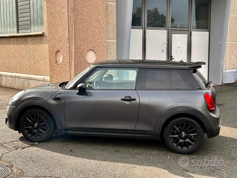 Usata Mini Cooper D Business 116 CV (85 kW) 2016 Grigio Utilitaria