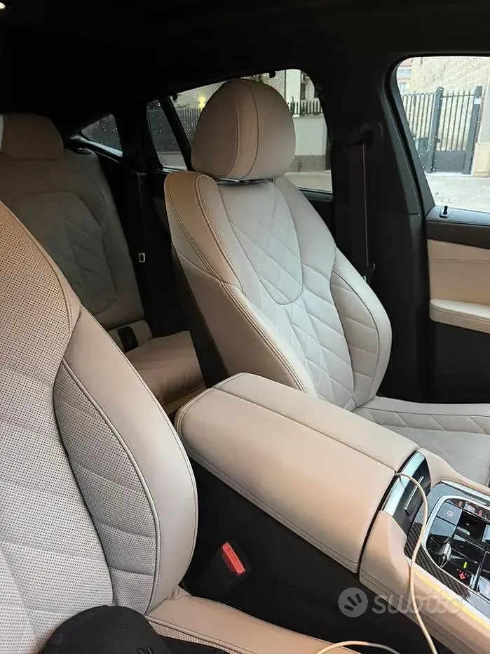 Usata BMW X6 286 CV (210 kW) 2024 Grigio SUV