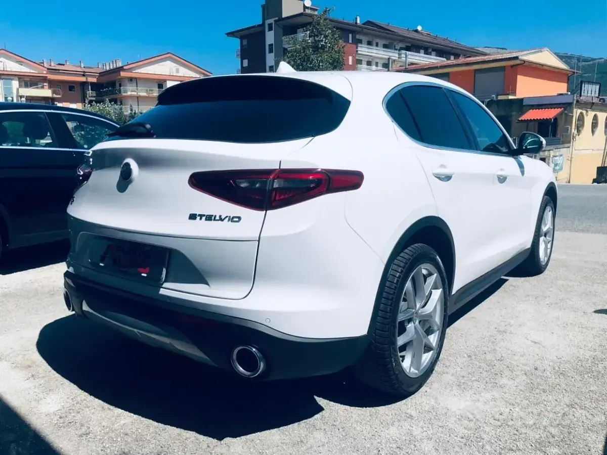 Usata Alfa Romeo Stelvio Executive 190 CV (139 kW) 2019 Bianco SUV