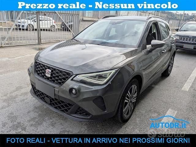 Usata Seat Arona Style 90 CV (66 kW) 2022 Grigio SUV