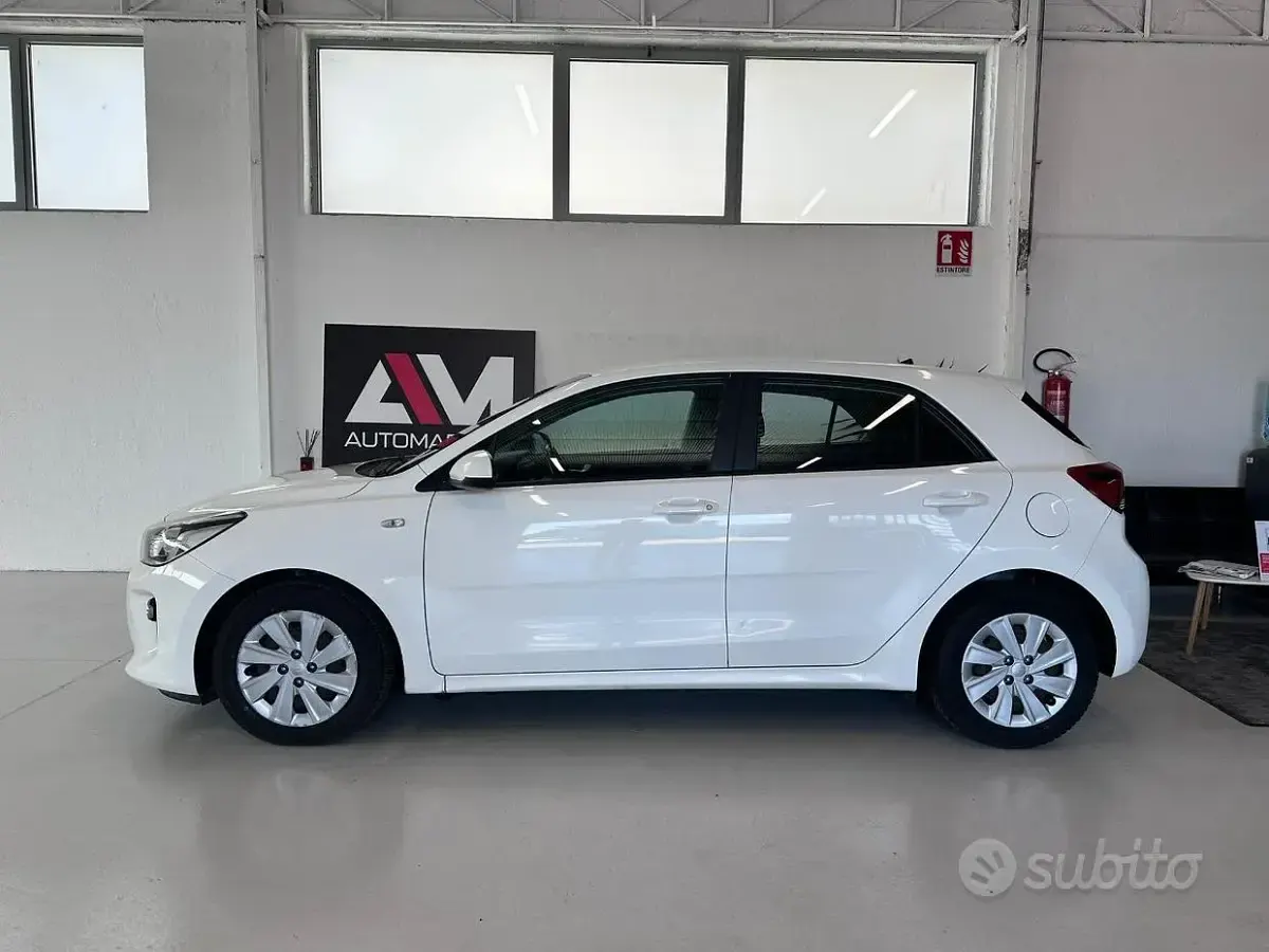 Usata Kia Rio Active 77 CV (56 kW) 2018 Bianco Berlina