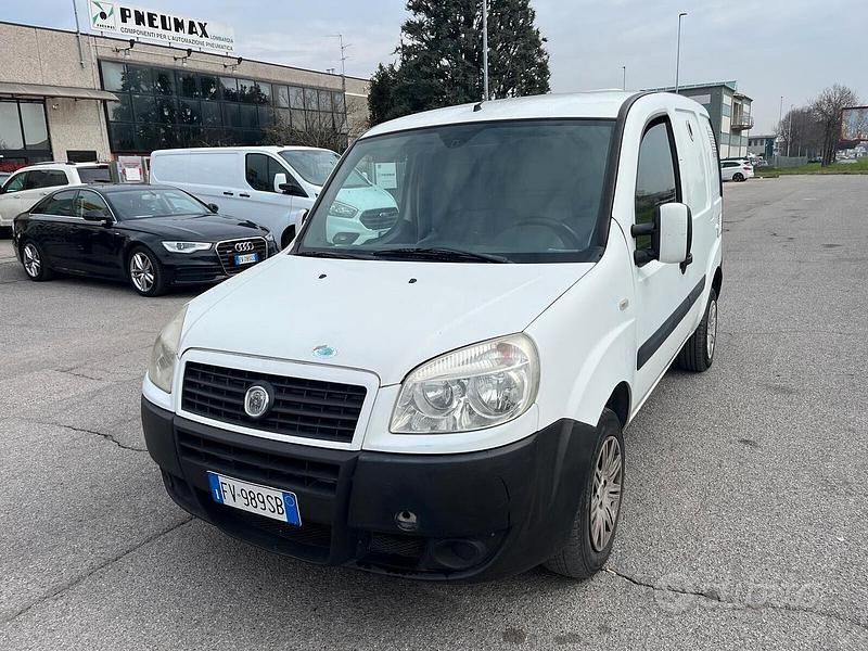 Usata Fiat Doblò 103 CV (75 kW) 2009 Bianco Monovolume