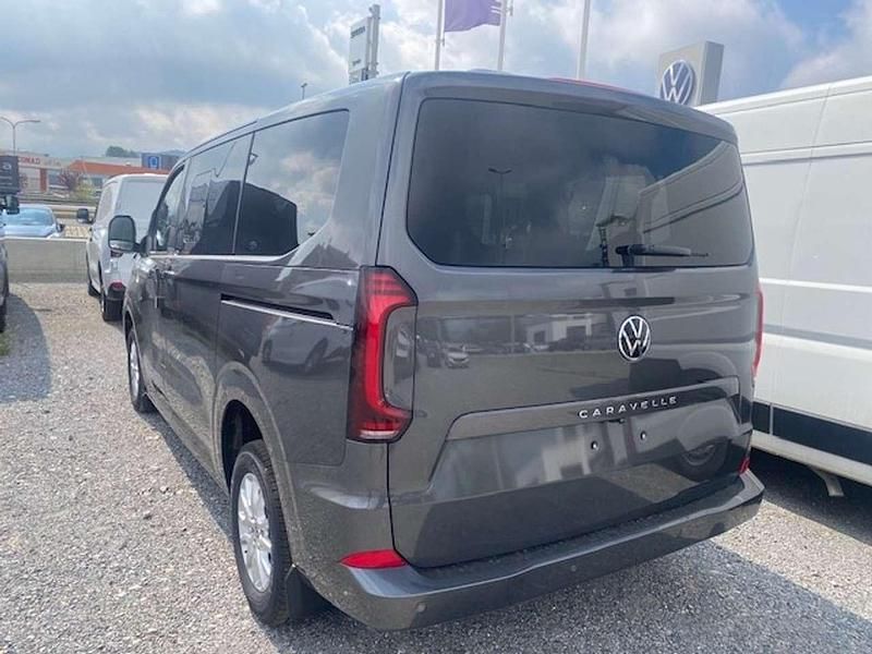 Nuova VW Caravelle Life 150 CV (110 kW) 2026 Graphite dust metallizzato Furgone