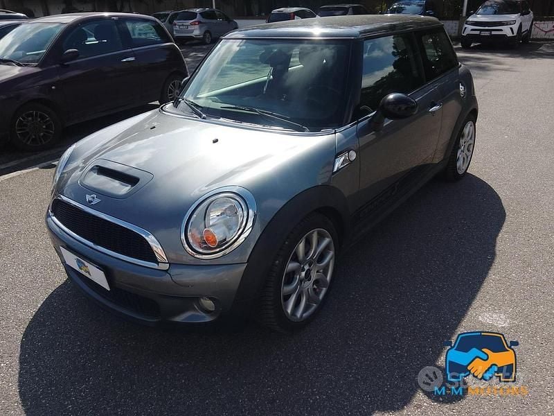Usata Mini Cooper S 175 CV (128 kW) 2009 Grigio Utilitaria