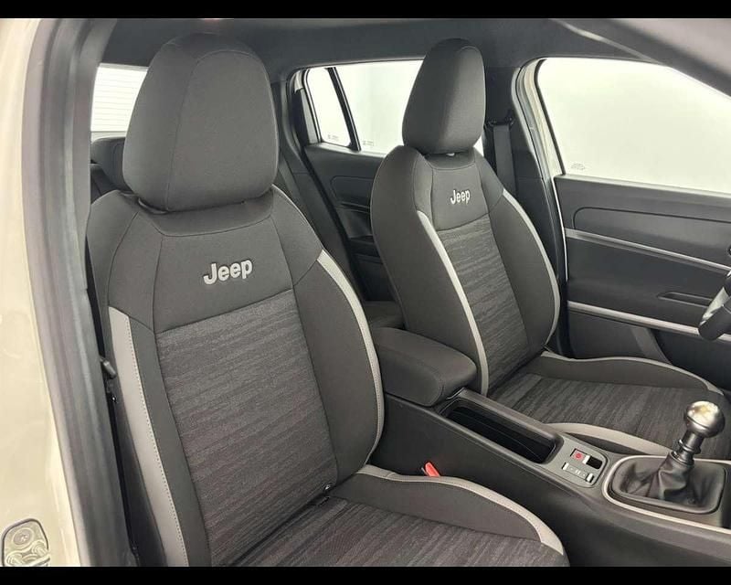 Nuova Jeep Avenger Longitude 101 CV (74 kW) 2025 Grigio SUV